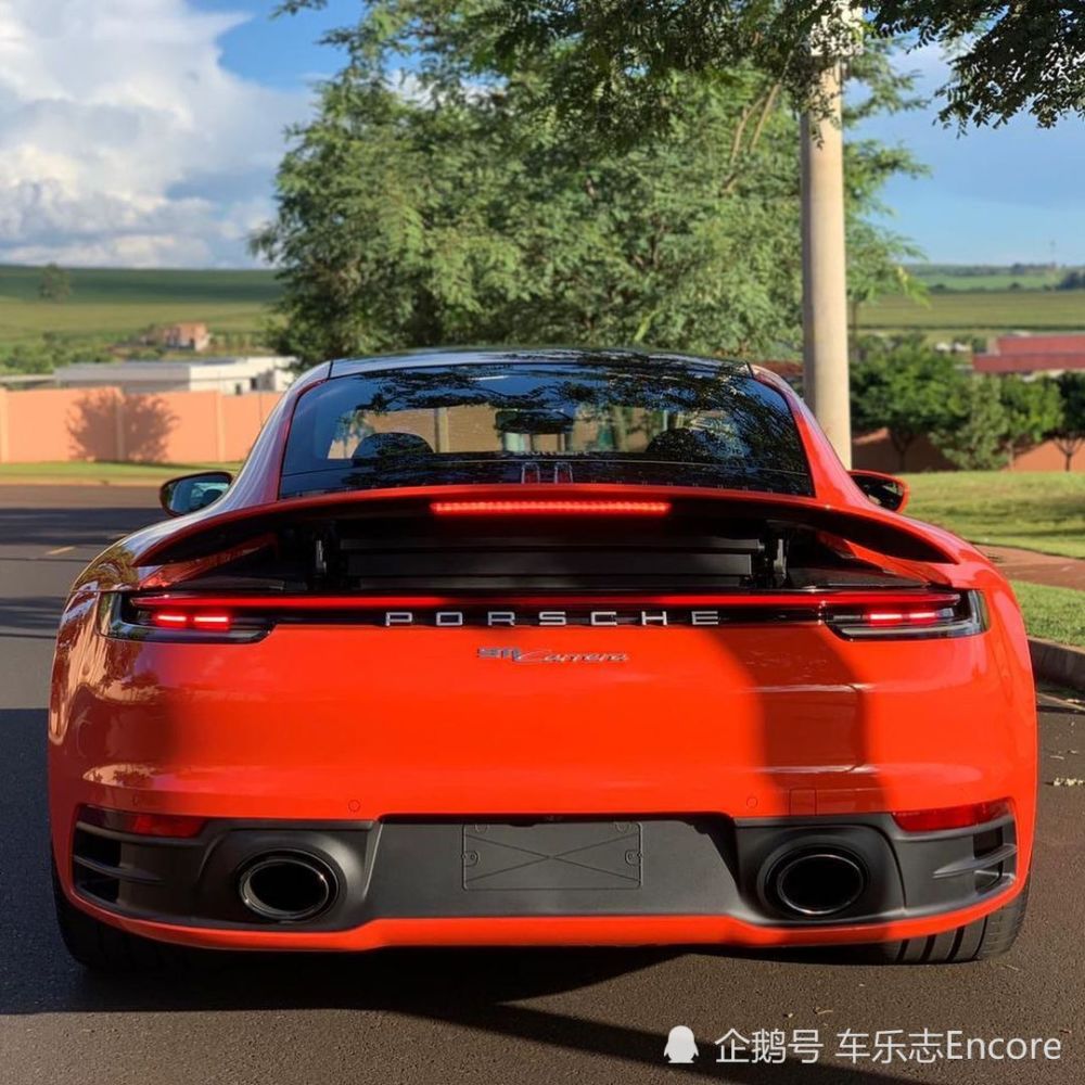 2021款保时捷911卡雷拉3.0t 992代版:385马力