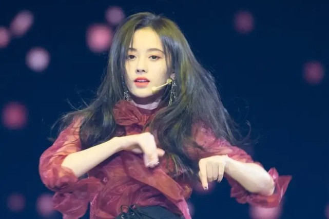 出道7年就被"嘲"了7年的鞠婧祎,她其实并不差