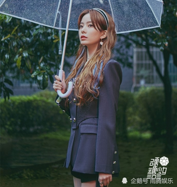 硬糖少女r1se最新写真:张颜齐柔光大片超抢眼,陈卓璇西装气质满分