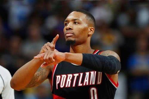 nba球星经典庆祝动作:安东尼三指爆头,詹姆斯霸王步太