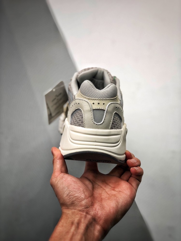 yeezy 700 v2 "cream"奶油灰白 3m反光