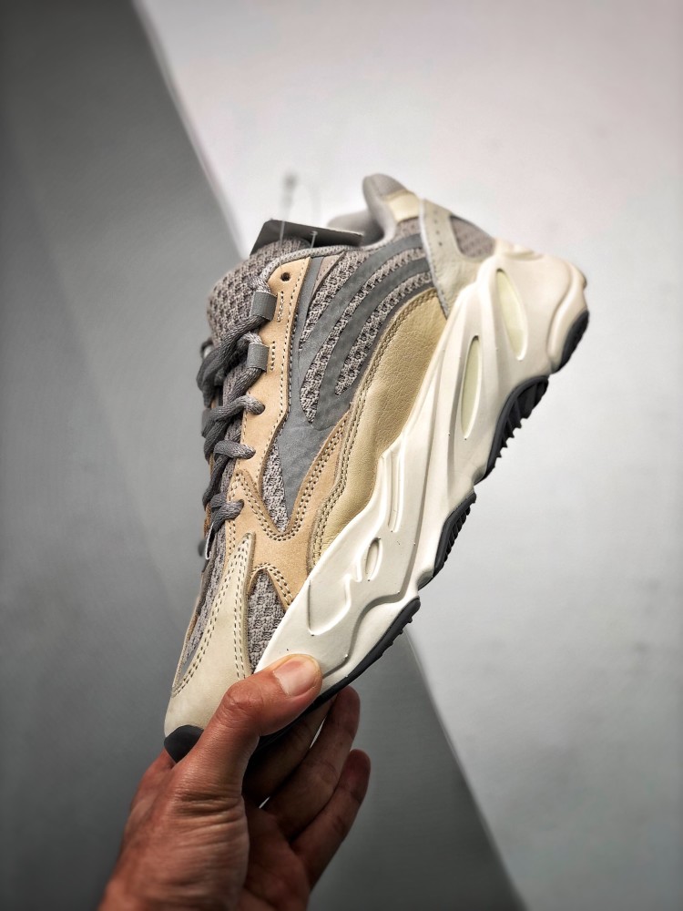 yeezy 700 v2 "cream"奶油灰白 3m反光