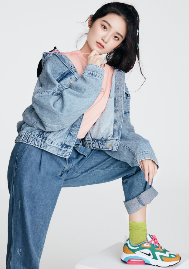 林青霞"女儿"被全网禁整容,高颜值走红网络,今18岁谁