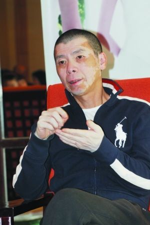 冯小刚病情再次恶化本人已放弃治疗妻子含泪说钱多有啥用67