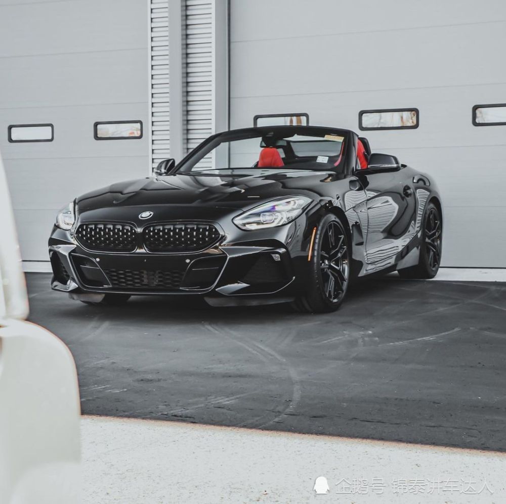 全新bmw z4敞篷轿跑车 | 展厅尚有黑武士