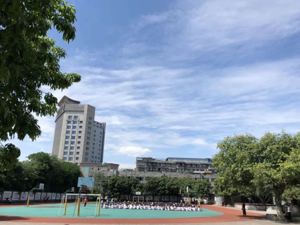 成都市青羊区陕西街29号学校地址成都市石室联合中学是"石室中学(成都