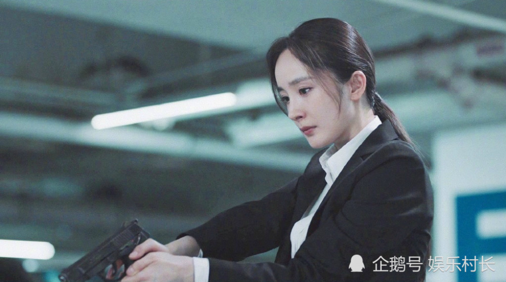 《暴风眼》大结局,杨幂张彬彬发文告别,硬糖少女王艺瑾却把杨幂夸上天