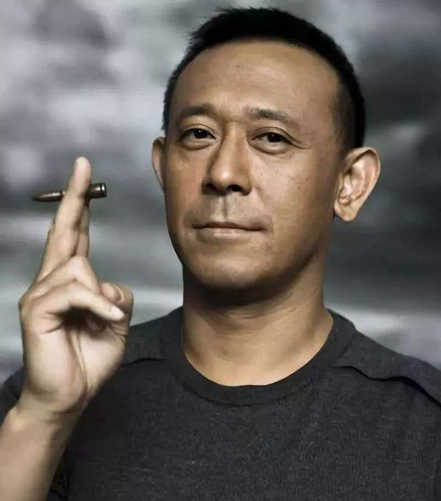姜文姜武作为兄弟虽然长得像但他们的人生却并不一样