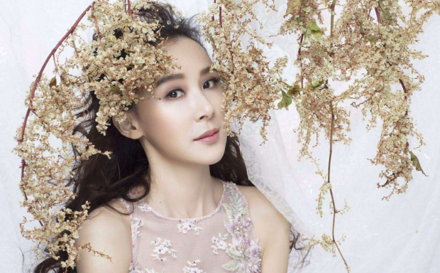 想嫁富豪的萧蔷,52岁依然单身,和婚后的林志玲相比,她的少女感更强