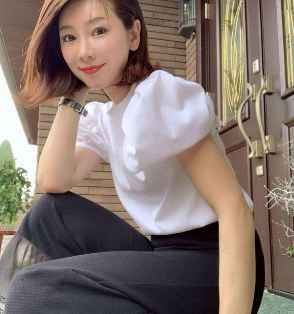 52岁御姐好身材,坚持健身保持30岁容貌,一项运动助你获同款身材|水谷