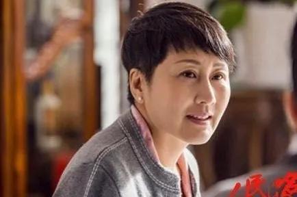 靠《渴望》走红,张凯丽被亿万富豪老公宠上天,为女儿事业操碎心_腾讯