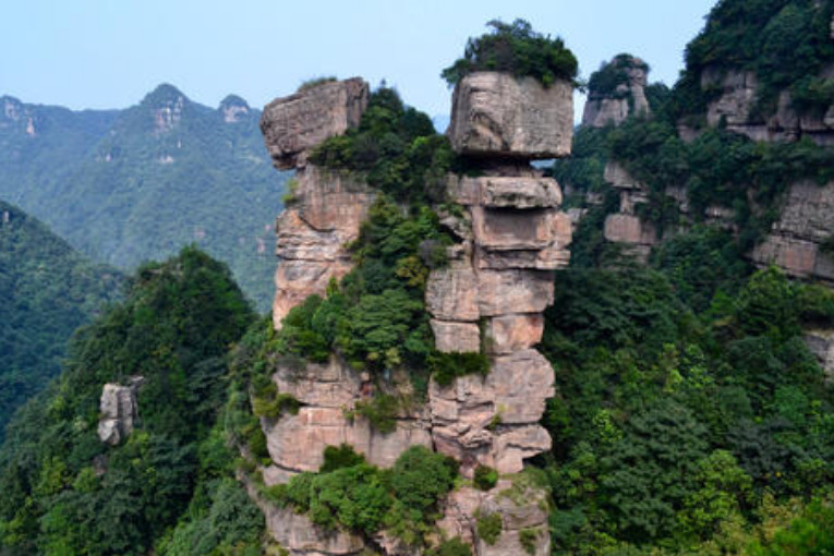 常德一山脉景观走红,点缀着省道1801线,被赞湘楚"小青城山"_腾讯新闻