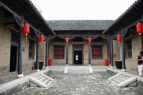 山东这座"巨富豪宅",与牟氏庄园齐名,主人财势遍布