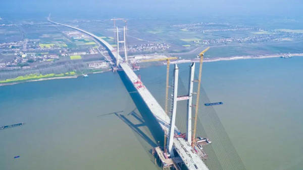 赤壁长江公路大桥.交通运输部供图