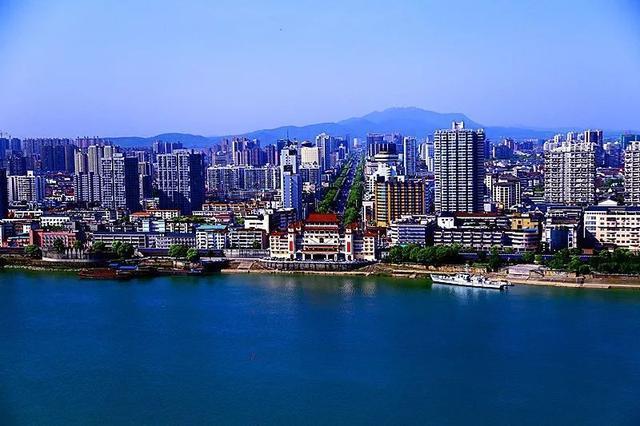 2020长沙经济总量排名_湖南长沙涉外经济学院(2)