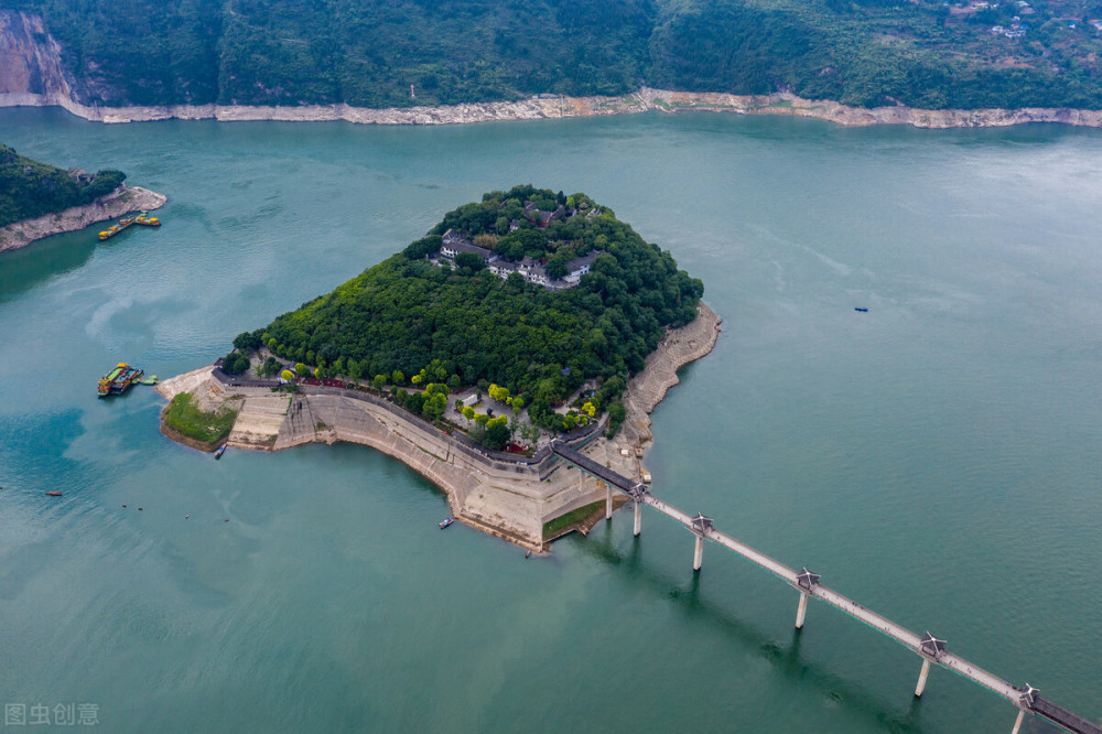 重庆"经典三峡游"航线该怎么玩?莫不过是千里江陵有邮轮
