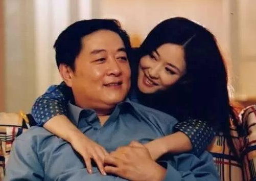 刘斌:前妻嫁李幼斌幸福恩爱,自己3婚娶娇妻却跳入
