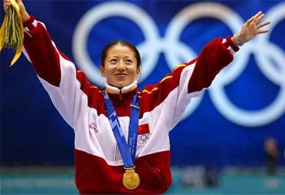 2002年,杨扬获得美国盐湖城冬奥会女子短道速滑500米冠军