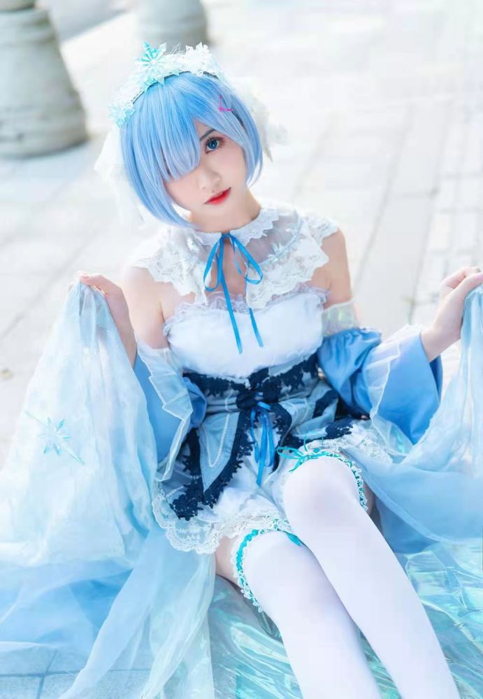 可爱二次元少女经典cosplay蕾姆_腾讯新闻