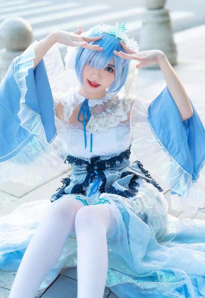 可爱二次元少女经典cosplay蕾姆