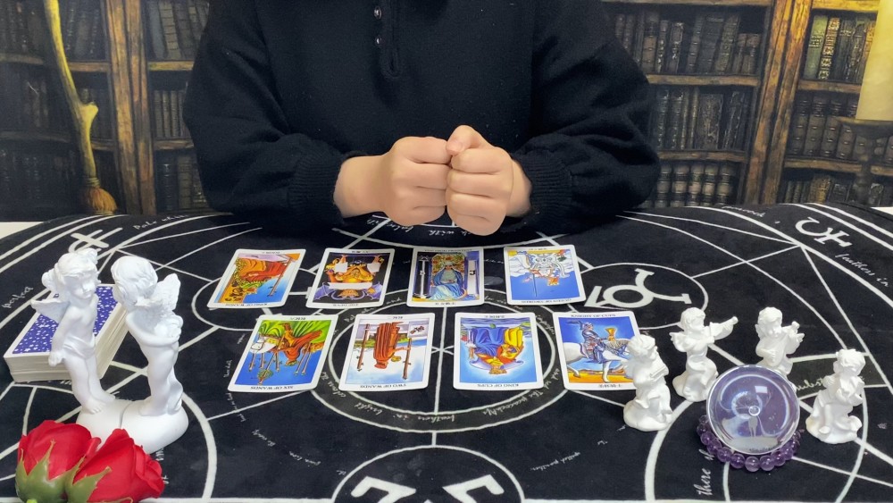 灵眸塔罗:双子座3月下半月运势,进入比较忙碌的状态,面临诱惑
