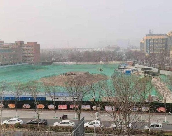 保定一中学校操场发现清朝古墓