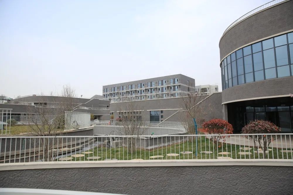 西安美院新校区:滈河之畔的地标建筑群