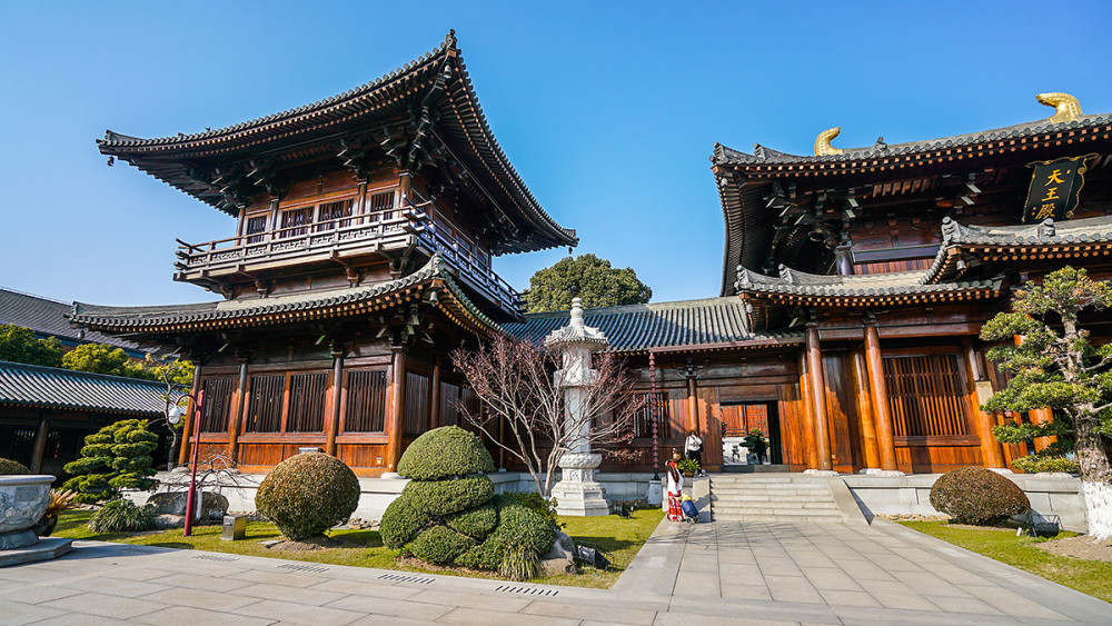 上海热门高颜值宝山净寺,汉服与和服模特扎堆拍照,超赞的大唐风