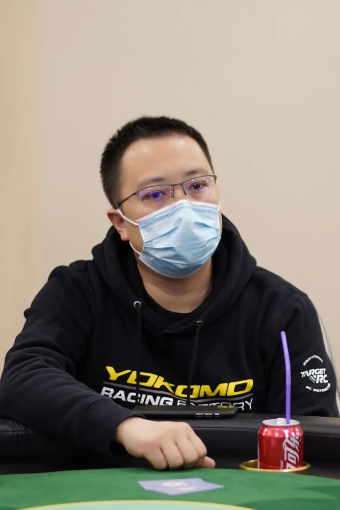 第二季大连杯亮哥董文振领跑预赛d组160人备战day2