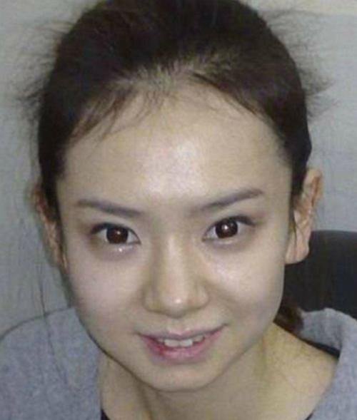 "卸妆后就认不出"的6位女星,佟丽娅像整过容,你能认出