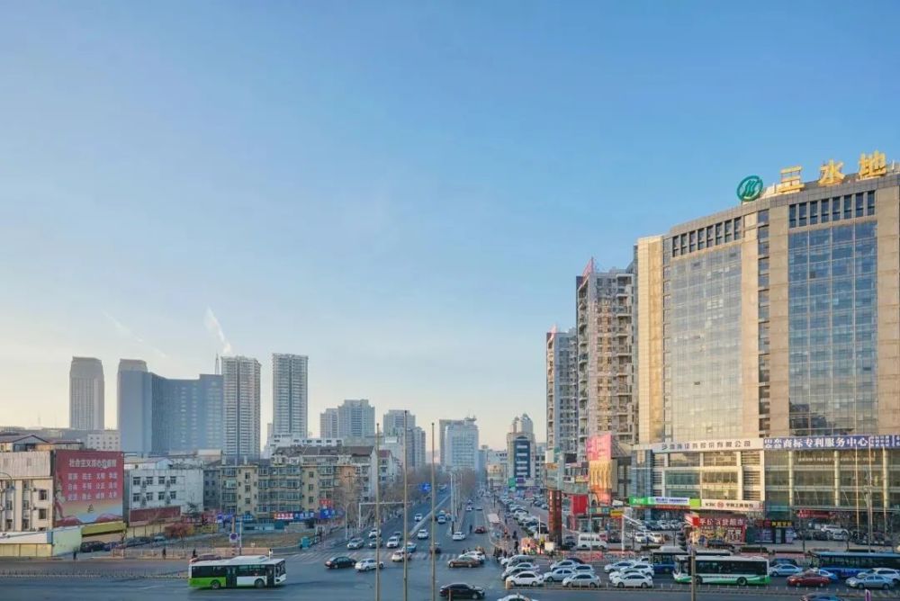 烟台gdp何时过万亿_烟台大学(3)