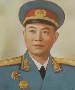 吴咏湘 吴咏湘 第22军军长,36岁(湖南湘阴人) 在26名军长中,江西籍7