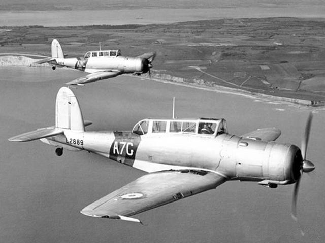 二战"贼鸥"式战斗轰炸机:皇家海军第一款全金属结构战机