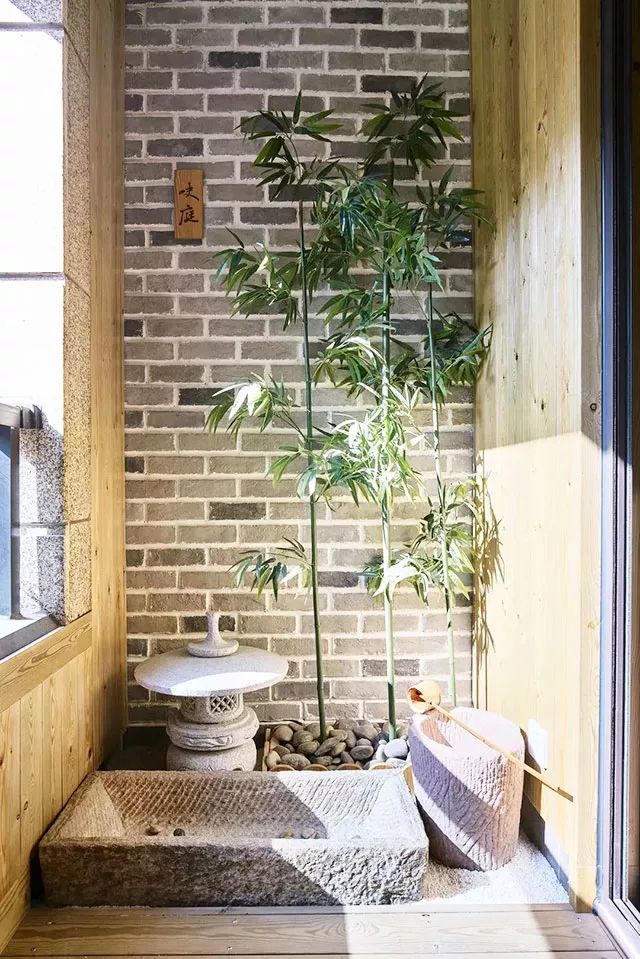 130㎡日式原木三室,榻榻米休闲室,阳台的山水小景,美翻了