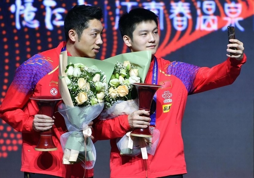 国乒三剑客的精美壁纸!呼唤各位爷们的青春!