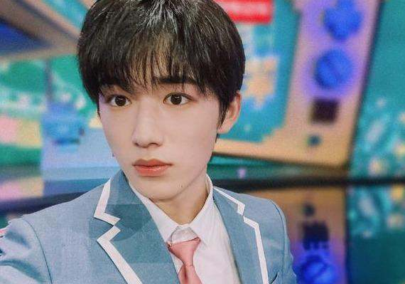 接下来就只能看华晨宇和宋亚轩的表现了,如果宋亚轩的观众喜爱度超过