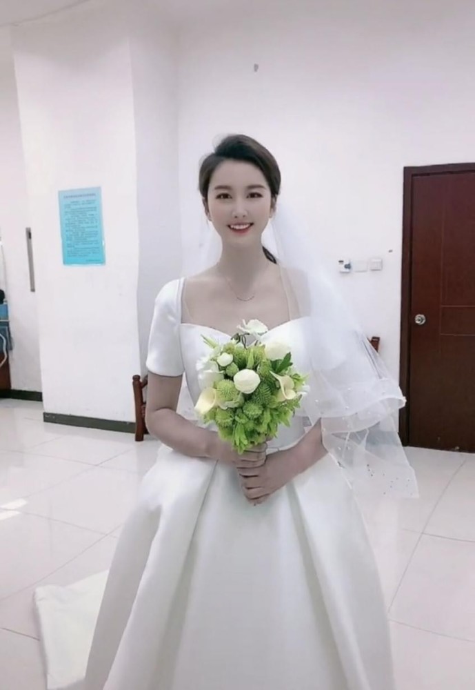 谢孟伟婚纱照_谢孟伟图片