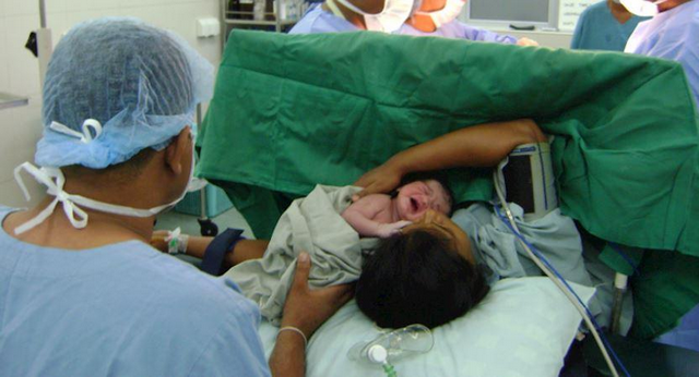一件"产妇本可以顺产,却在家属的强烈要求下剖腹产最终导致一尸两命"
