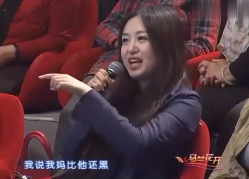 老戏骨杜源罕现身,扎小辫戴金表很时尚,娶青梅竹马39年零绯闻