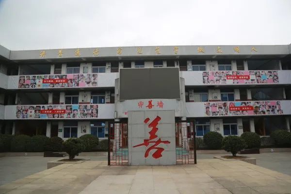 百村行丨滨海这个村很红很红,村里的房子还吸引了上海