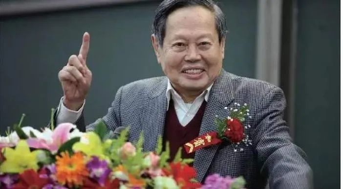 诺贝尔物理学奖得主,杨振宁博士于2021年3月18日晚在北京逝世,享年99