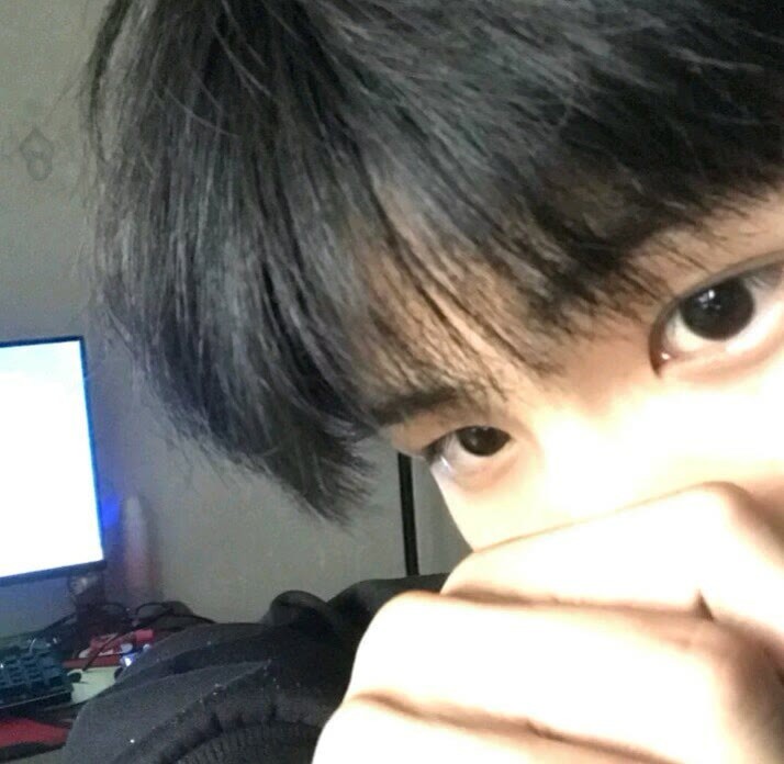假装不在意才是最严重的占有欲男生头像