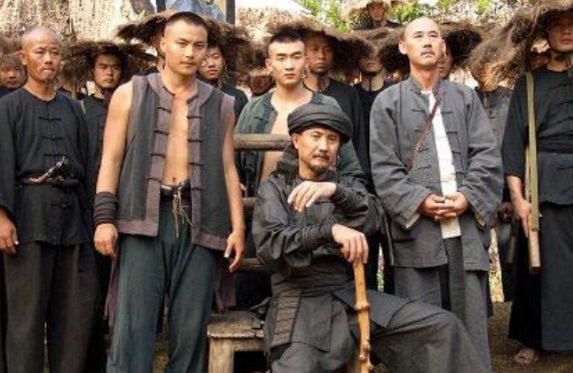 被抓的"肉票"认识字,吃好喝好睡得好,和土匪大当家拜把子