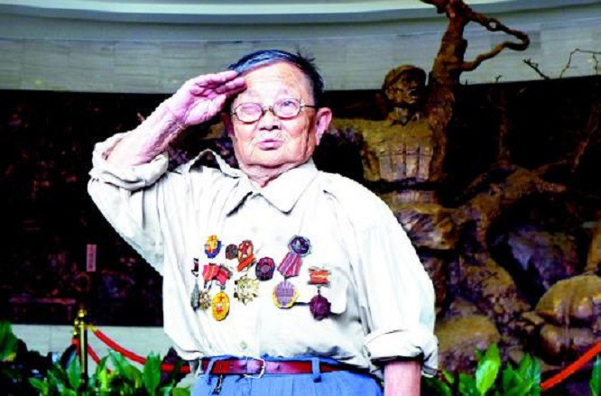 1米2的抗战老兵李安甫,暗杀7名日本军官,胸前挂满勋章