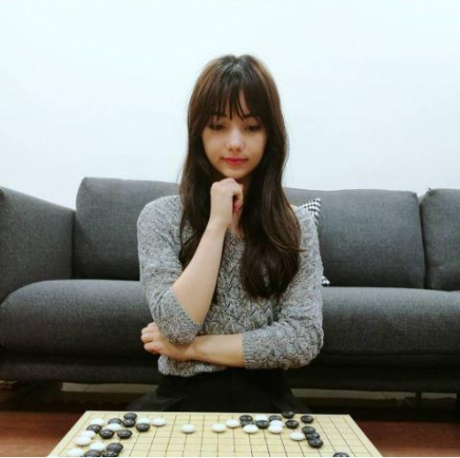 围棋界公认第一美女,长相甜美,网友调侃:男棋手都不敢和她下棋