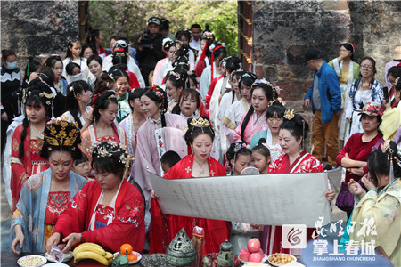 春分迎"花朝节 金殿古礼祭花神