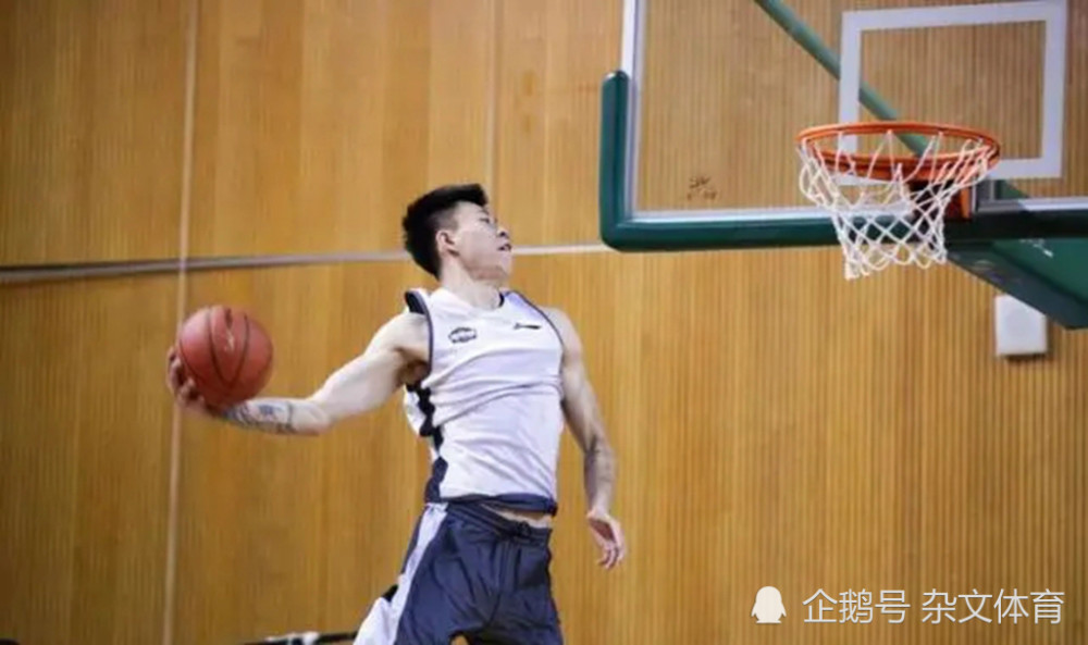 杨鸣爱不释手!21岁新星对扣篮大赛充满信心,被易建联花式夸赞