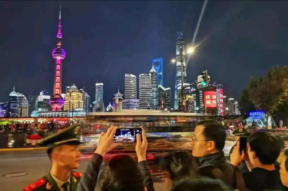上海经济总量超过纽约_上海纽约大学宿舍(2)
