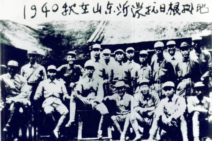 1938年12月,中共中央山东分局成立,延安派来的郭洪涛任书记,黎玉任副