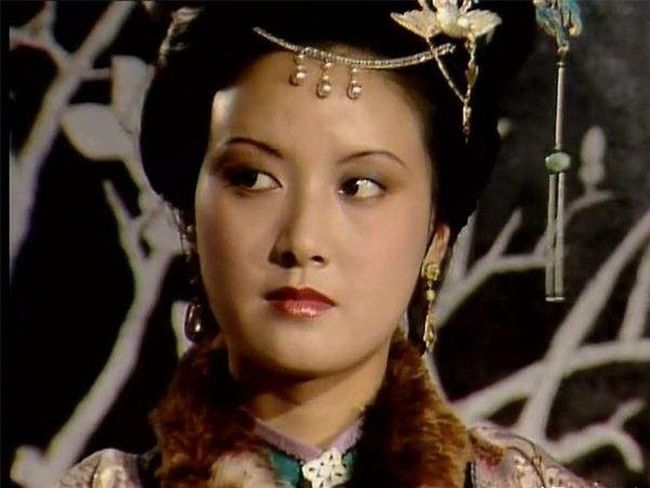 王熙凤年纪轻轻,17岁就就成了荣国府的管家,原因有三点_腾讯新闻